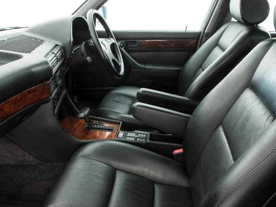  BMW 735i 1986 года  (UK) (фото 2 из 9)